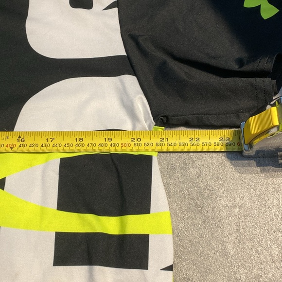 GUC preloved Men's Under Amour Compression Tee - Picture 5 of 11